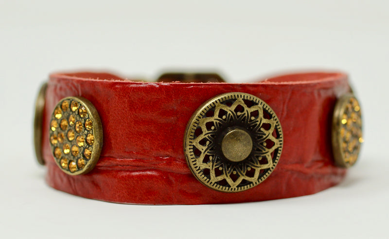 Olympia Cat Collar